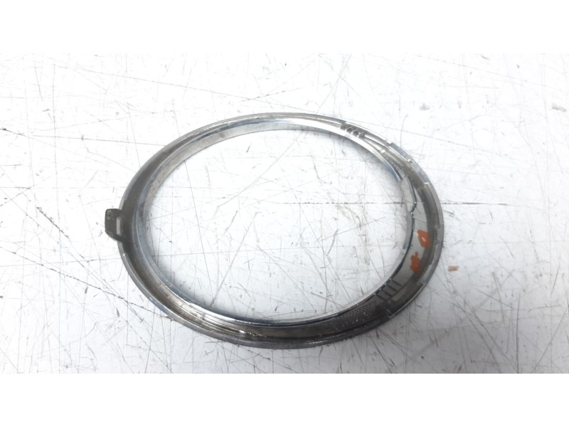 Recambio de moldura para renault kadjar 1.5 dci diesel fap energy referencia OEM IAM 261A39647R  