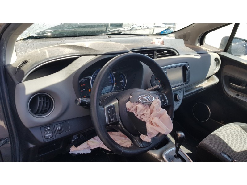 toyota yaris del año 2016