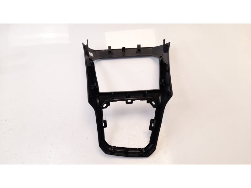 Recambio de moldura para dacia sandero 0.9 tce cat referencia OEM IAM 969317875R  