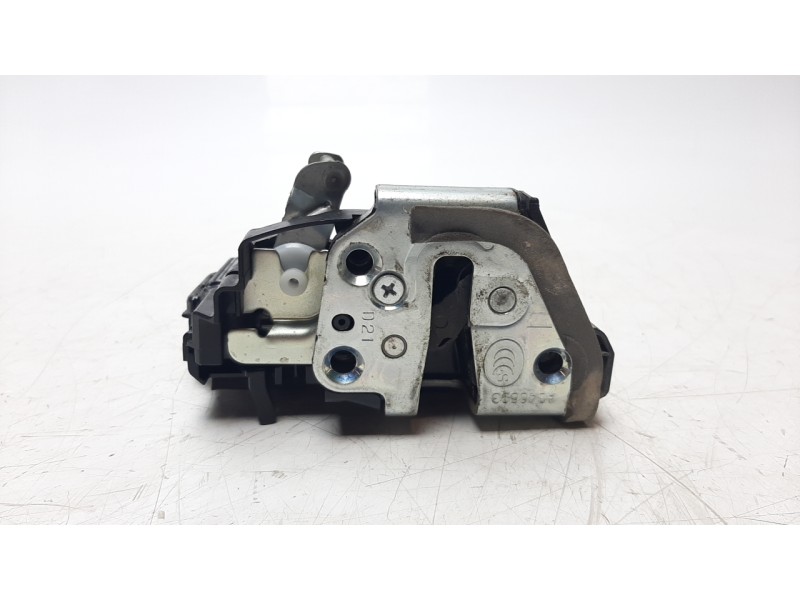 Recambio de cerradura puerta trasera izquierda para toyota rav 4 2.0 d-4d cat referencia OEM IAM 6906033120 CRDTOY6070 