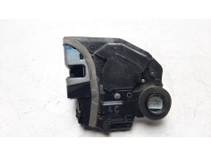 Recambio de cerradura puerta trasera izquierda para toyota rav 4 2.0 d-4d cat referencia OEM IAM 6906033120 CRDTOY6070  2