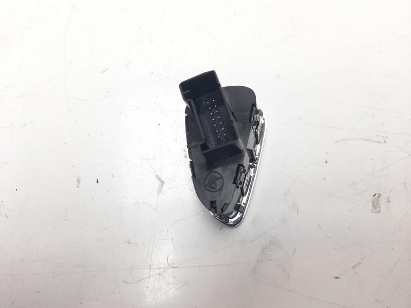 Recambio de interruptor para opel corsa e expression referencia OEM IAM 3901633  