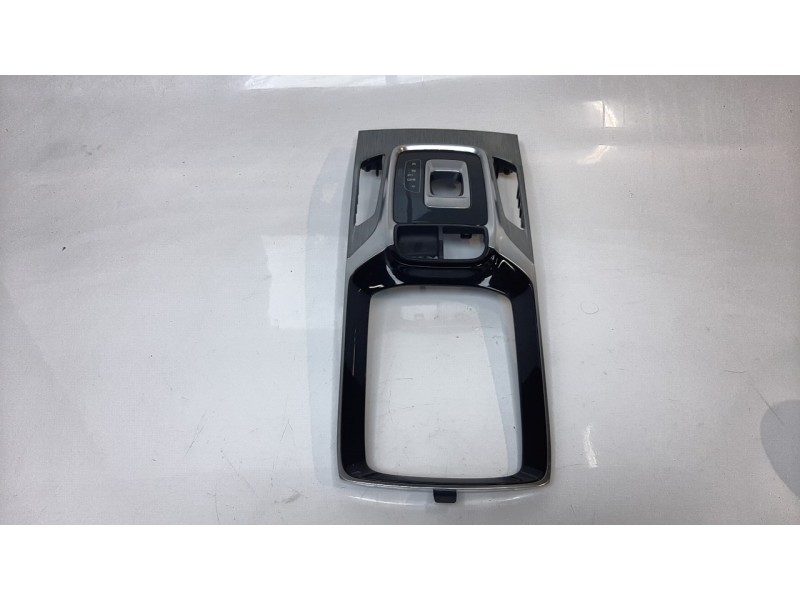 Recambio de moldura para mg hs comfort referencia OEM IAM 10282096OSA  
