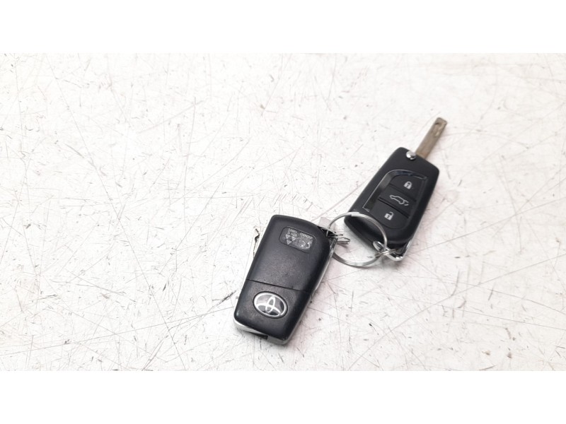 Recambio de conmutador de arranque para toyota rav 4 2.0 d-4d cat referencia OEM IAM 8978233060  