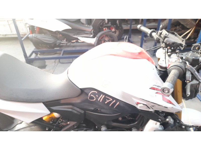 Recambio de deposito combustible para bmw f 900 r f 900 r referencia OEM IAM 16118567870  
