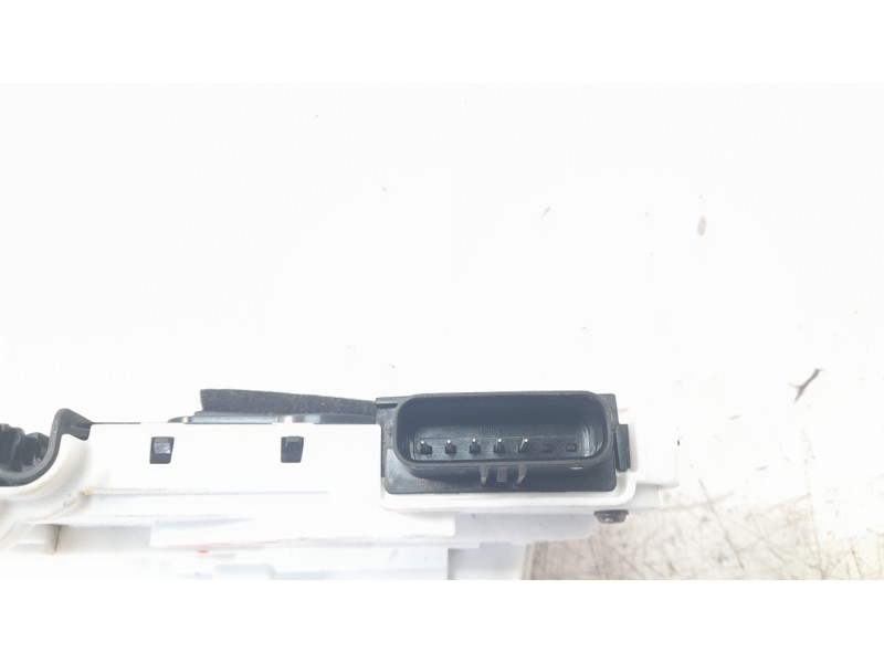 Recambio de cerradura puerta delantera izquierda para mg hs comfort referencia OEM IAM 10640634  