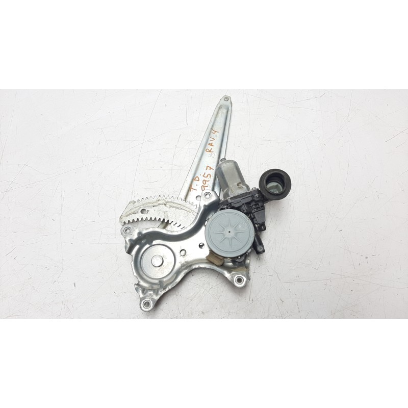 Recambio de elevalunas trasero derecho para toyota rav 4 2.0 d-4d cat referencia OEM IAM 8572035140  