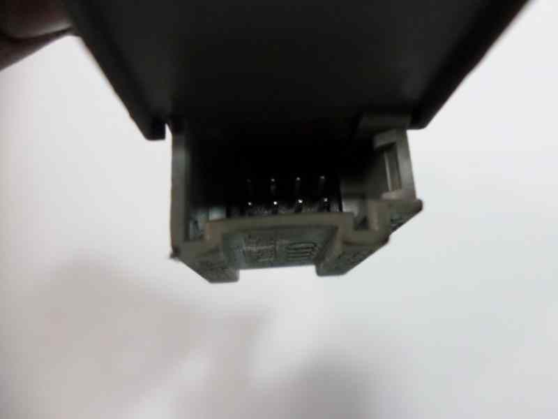 Recambio de mando elevalunas trasero izquierdo para audi a6 avant (4b5) 2.5 tdi referencia OEM IAM 4B0959855  