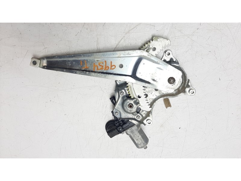 Recambio de elevalunas trasero izquierdo para toyota rav 4 2.0 d-4d cat referencia OEM IAM 8571035180  