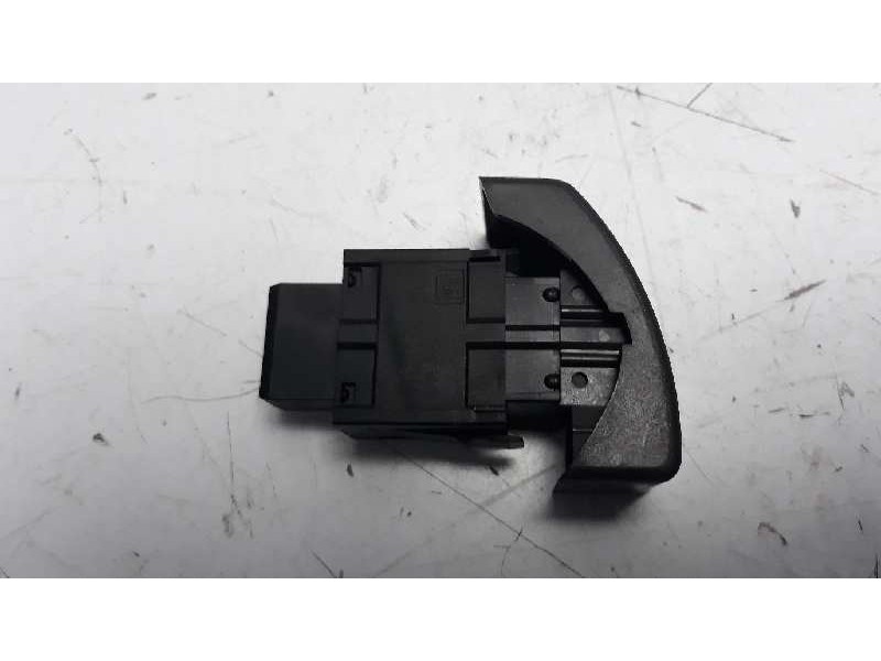 Recambio de warning para opel corsa c club referencia OEM IAM 13539900 9164141344201A 