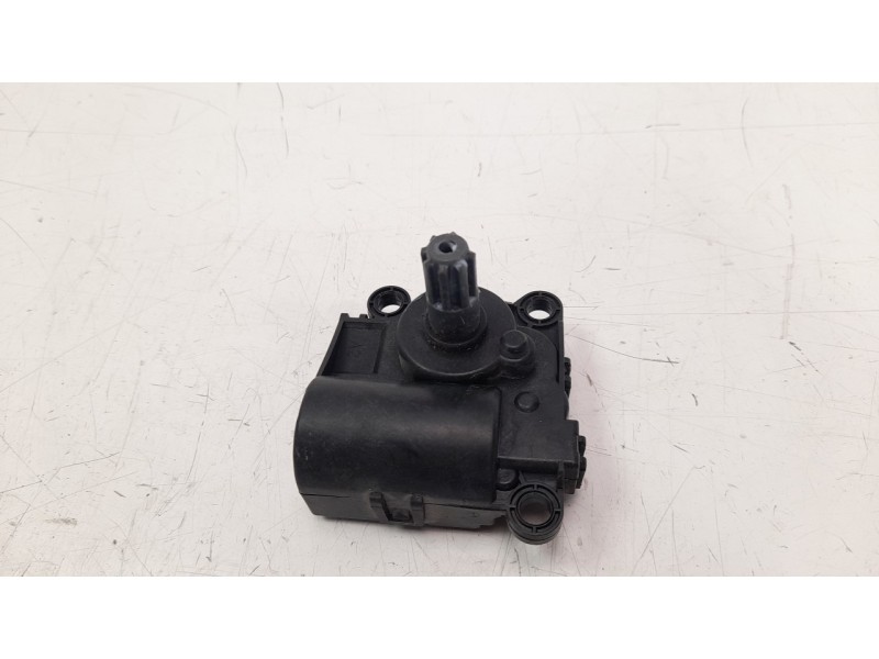 Recambio de motor calefaccion para kia xceed 1.0 tgdi cat referencia OEM IAM D332EDFAA02  