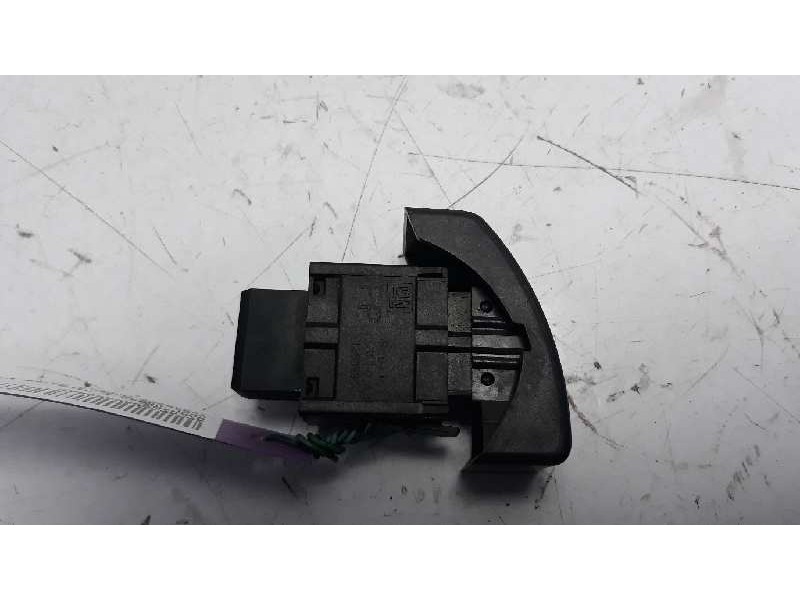 Recambio de warning para opel corsa c club referencia OEM IAM 13539900 9164141344201A 