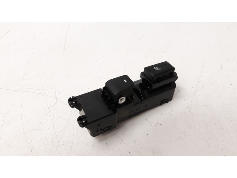 Recambio de mando elevalunas trasero derecho para hyundai tucson 1.7 crdi cat referencia OEM IAM 93580D3021  