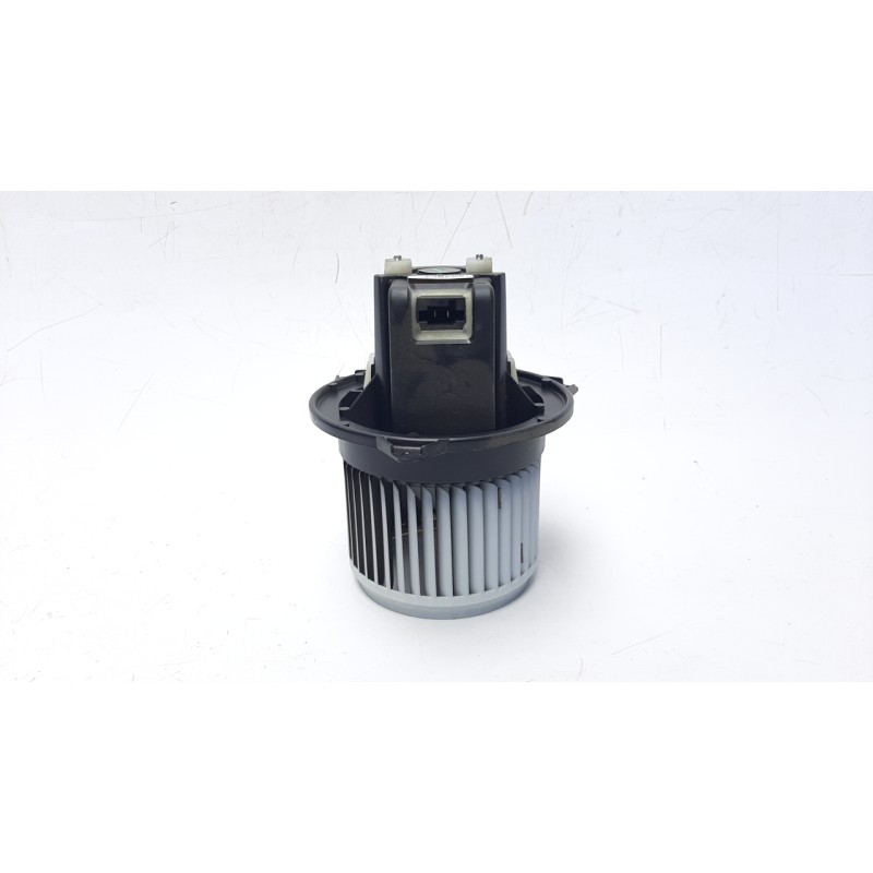 Recambio de ventilador calefaccion para fiat panda (319) 1.2 cat bivalent. gasolina / gpl referencia OEM IAM 77368879 34224 VHF4
