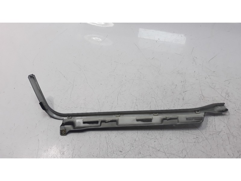 Recambio de moldura para lambretta v200 special flex special flex referencia OEM IAM 64550XK10000  