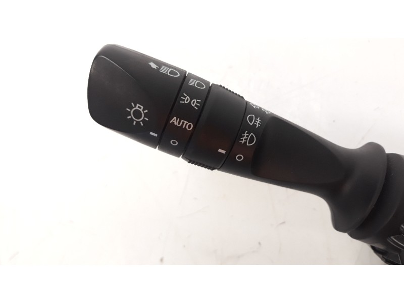 Recambio de mando intermitentes para toyota rav 4 2.0 d-4d cat referencia OEM IAM 3325017F744  