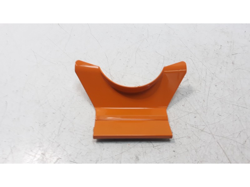 Recambio de moldura para lambretta v200 special flex special flex referencia OEM IAM 61104XK10000  