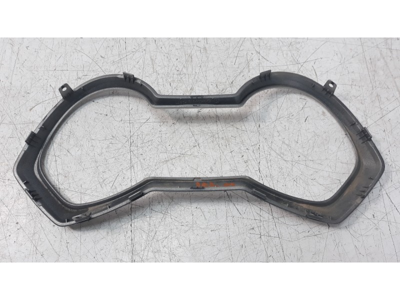 Recambio de moldura para yamaha x-max 125 referencia OEM IAM BL1F834602  