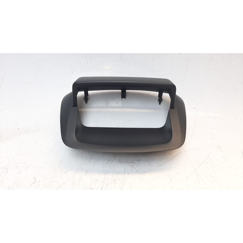 Recambio de moldura para renault megane iii berlina 5 p 1.5 dci diesel fap referencia OEM IAM 682700007R  