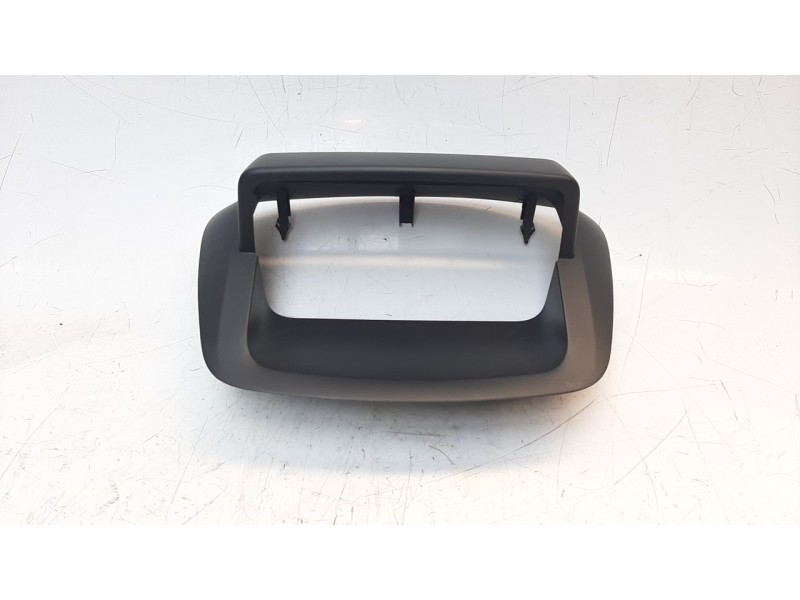 Recambio de moldura para renault megane iii berlina 5 p 1.5 dci diesel fap referencia OEM IAM 682700007R  