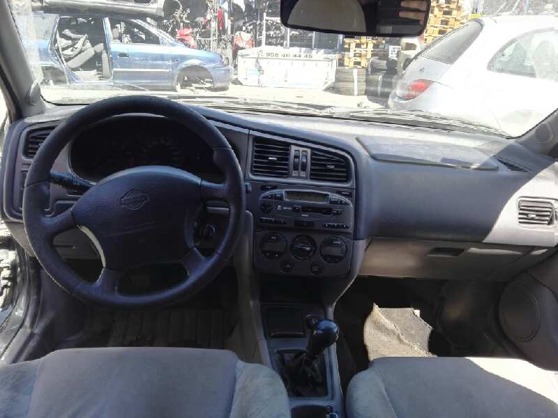nissan primera trav. (wp11) del año 2000