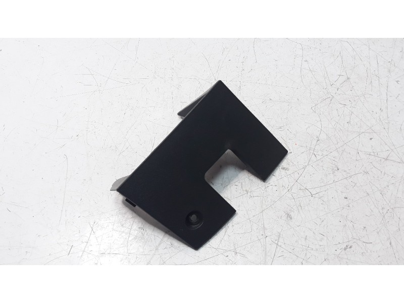 Recambio de moldura para lambretta v200 special flex special flex referencia OEM IAM 81162XK10000  