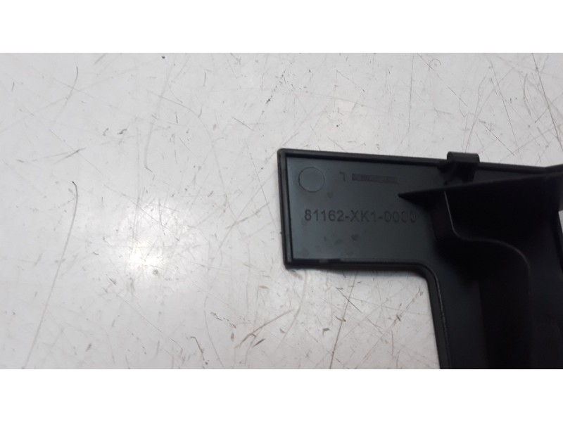 Recambio de moldura para lambretta v200 special flex special flex referencia OEM IAM 81162XK10000  