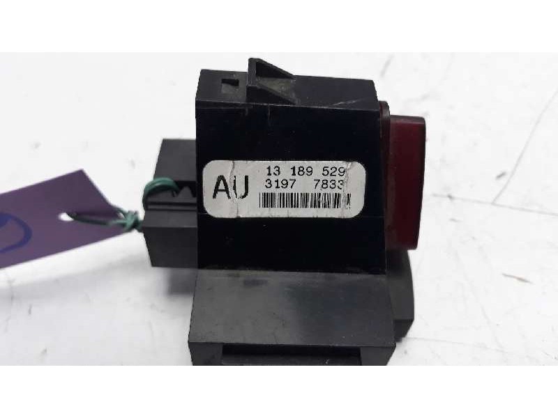 Recambio de warning para opel corsa d essentia referencia OEM IAM 13189529  