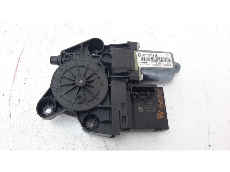 Recambio de motor elevalunas delantero derecho para renault megane iii berlina 5 p 1.5 dci diesel fap referencia OEM IAM 8073139