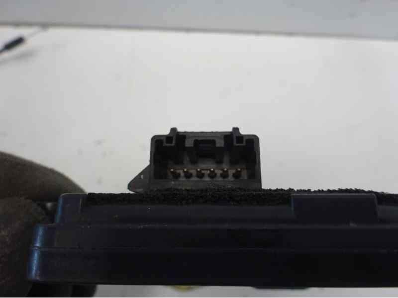 Recambio de cerradura puerta trasera izquierda para mazda 6 berlina (gg) 2.0 active (4-ptas.) referencia OEM IAM   