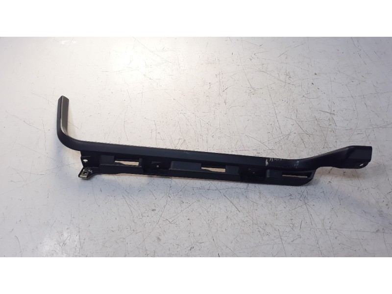 Recambio de moldura para lambretta v200 special flex special flex referencia OEM IAM 64506XK10000  