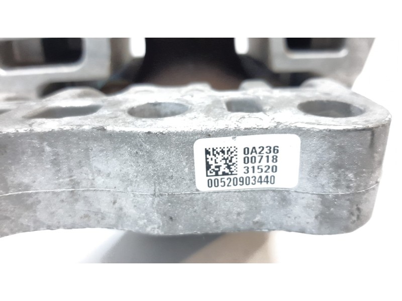 Recambio de soporte motor derecho para jeep compass (m7) limited fwd referencia OEM IAM 52090344  