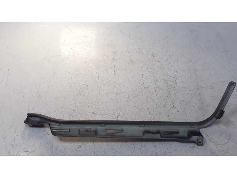 Recambio de moldura para lambretta v200 special flex special flex referencia OEM IAM 64506XK10000  