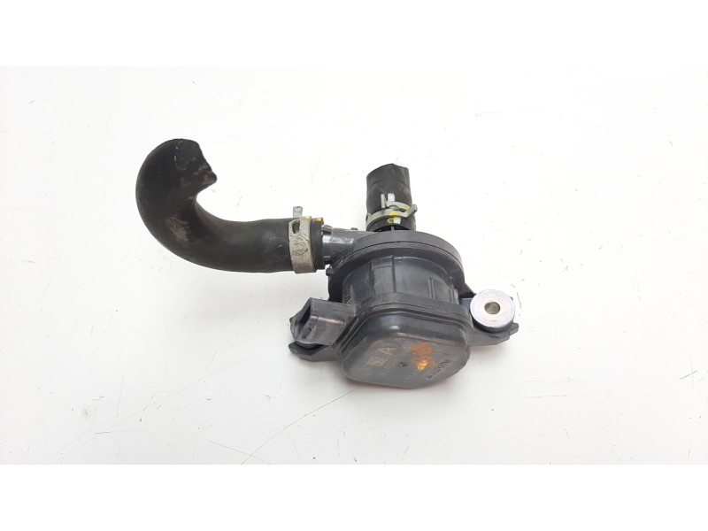 Recambio de bomba agua para toyota c-hr referencia OEM IAM G904047040  