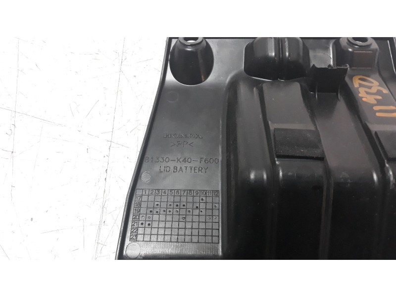 Recambio de moldura para honda forza 125 forza 125 referencia OEM IAM 81330K40F600  