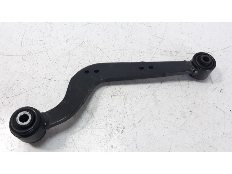 Recambio de brazo suspension superior trasero izquierdo para toyota rav 4 referencia OEM IAM 48790  