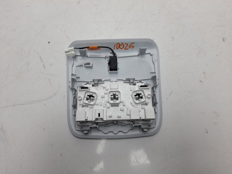 Recambio de luz interior para audi a1 sportback (gba) 1.0 tfsi referencia OEM IAM 9674441377  