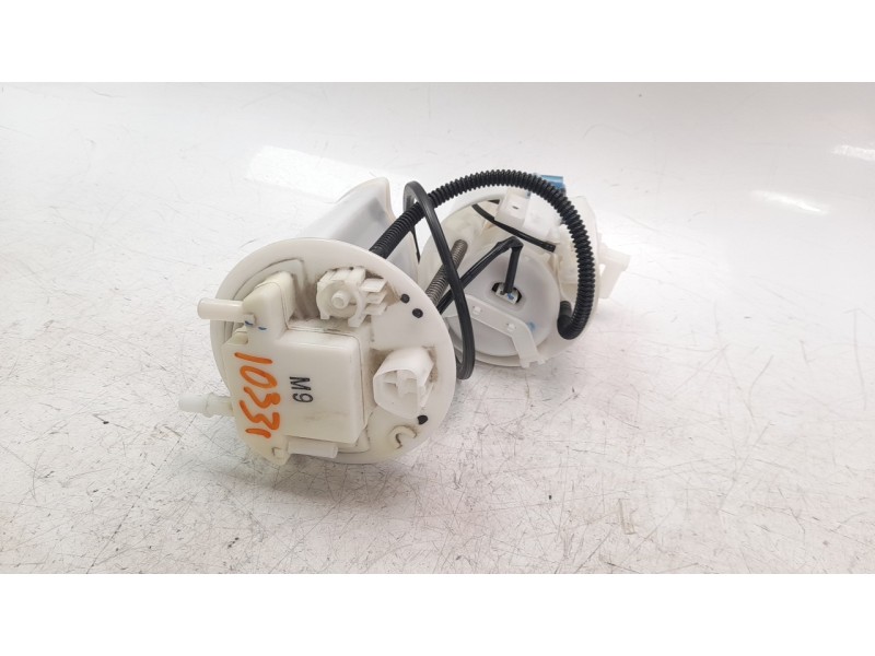 Recambio de bomba combustible para toyota rav 4 referencia OEM IAM 2322036011  