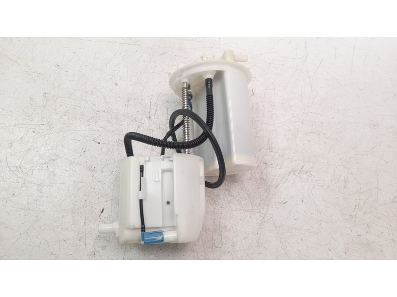 Recambio de bomba combustible para toyota rav 4 referencia OEM IAM 2322036011  