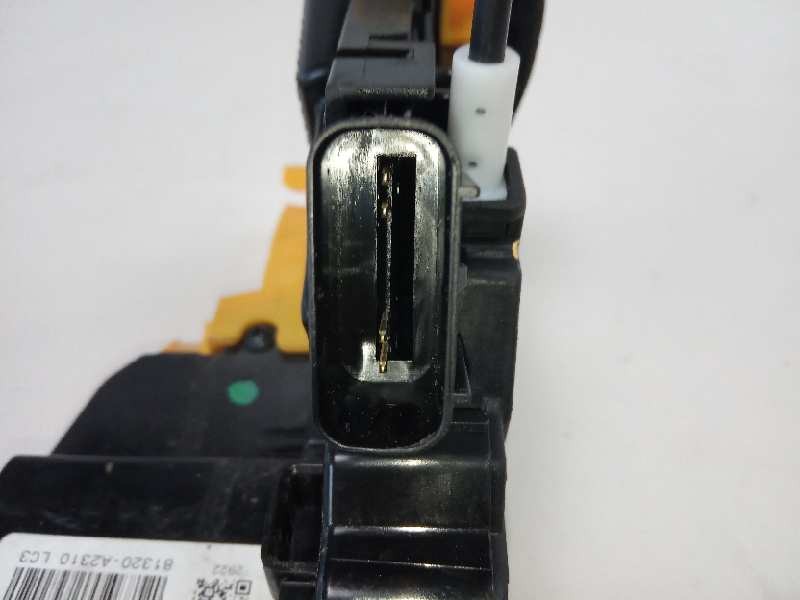 Recambio de cerradura puerta delantera derecha para kia cee´d drive referencia OEM IAM 81320A2300  