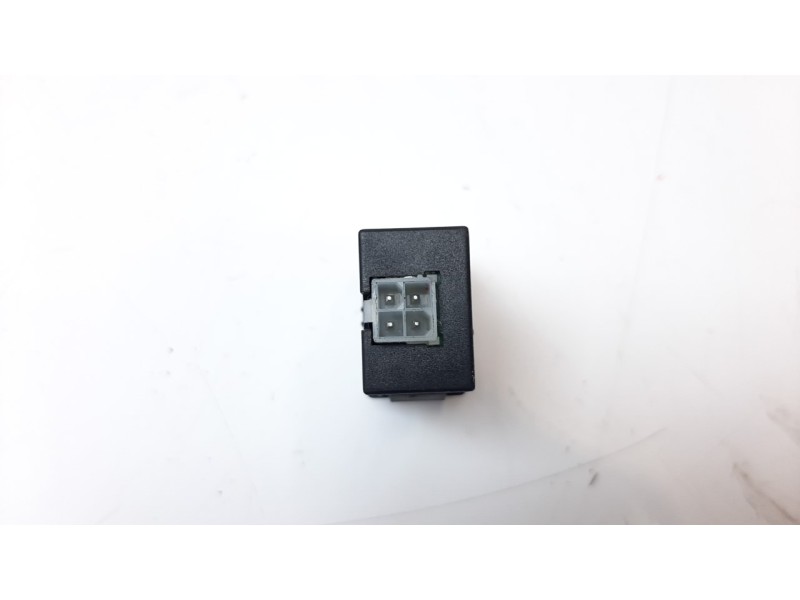 Recambio de interruptor para mahindra kuv 100 2wd nxt referencia OEM IAM 1705AAA01151N  