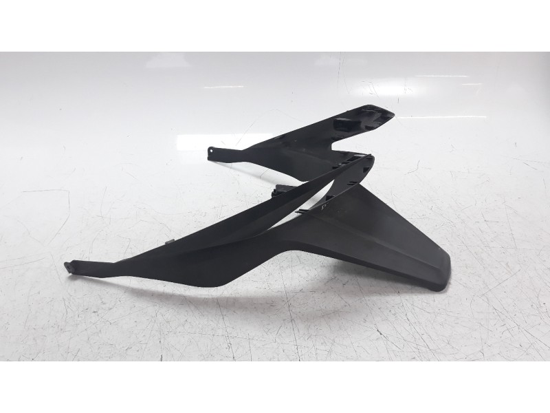 Recambio de moldura para honda forza 125 forza 125 referencia OEM IAM 80102K40A000  