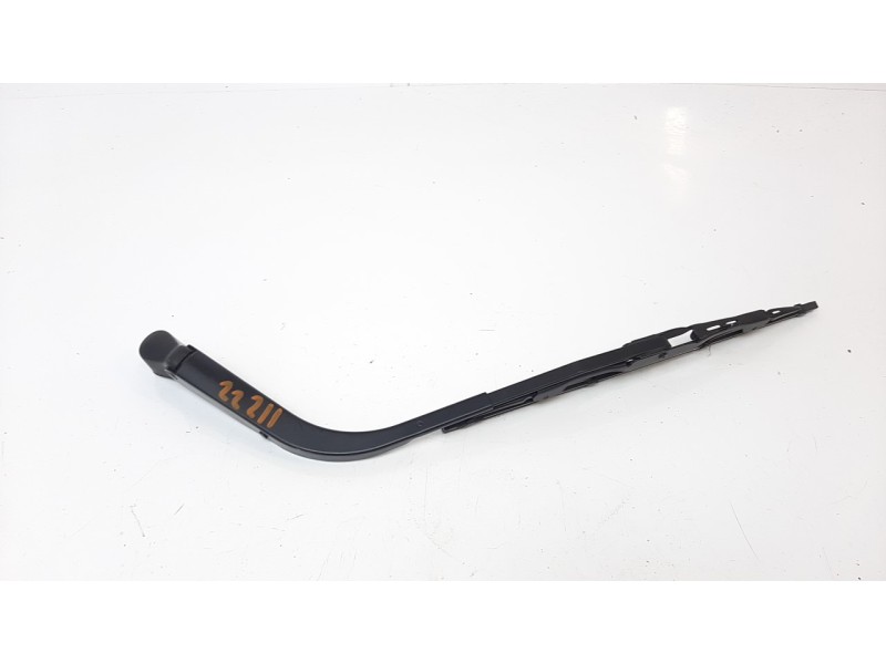 Recambio de brazo limpia trasero para mahindra kuv 100 2wd nxt referencia OEM IAM RRS106  
