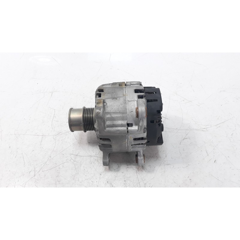 Recambio de alternador para volkswagen t-roc 1.5 16v tsi act referencia OEM IAM 04E903015P ALF501551HQ 