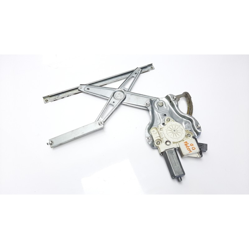 Recambio de elevalunas delantero derecho para toyota avensis berlina (t25) 1.8 16v cat referencia OEM IAM 6981005050 106905418 1