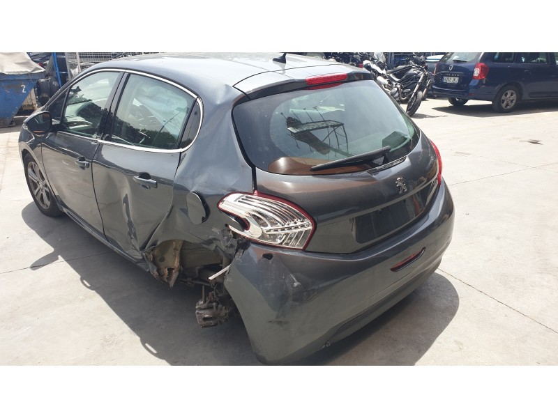 peugeot 208 del año 2015