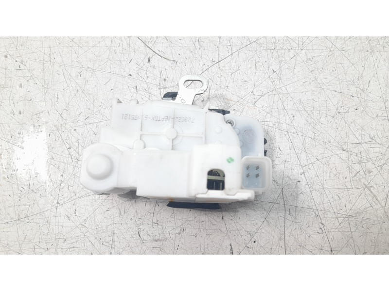 Recambio de cerradura puerta delantera derecha para fiat 500 referencia OEM IAM 51935121  