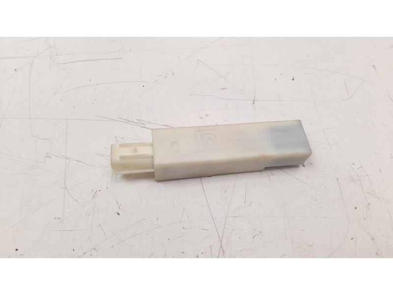 Recambio de modulo electronico para mazda 2 lim. () 1.5 16v cat referencia OEM IAM KD47676NXA  