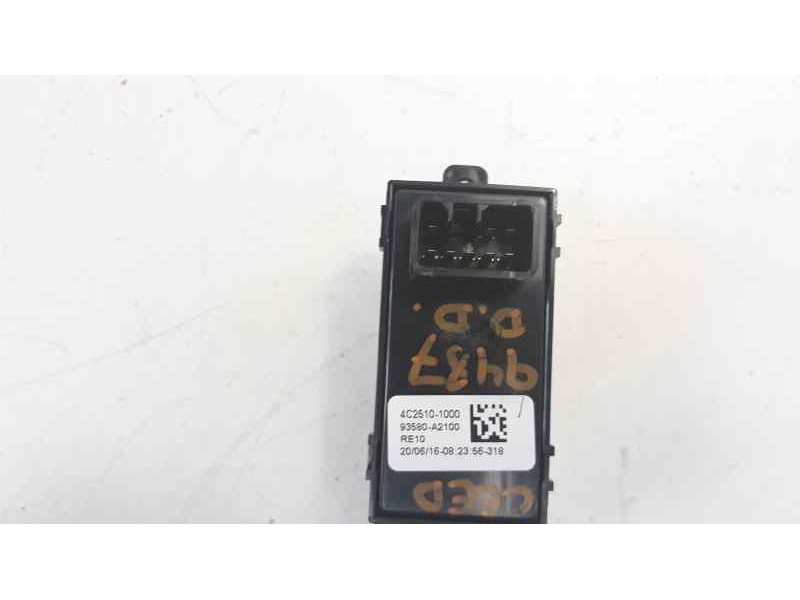 Recambio de mando elevalunas delantero derecho para kia cee´d drive referencia OEM IAM 93580A2100  
