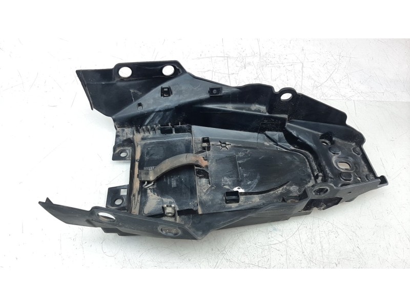 Recambio de guardabarros para ktm 390 duke 390 duke referencia OEM IAM 93008019000  